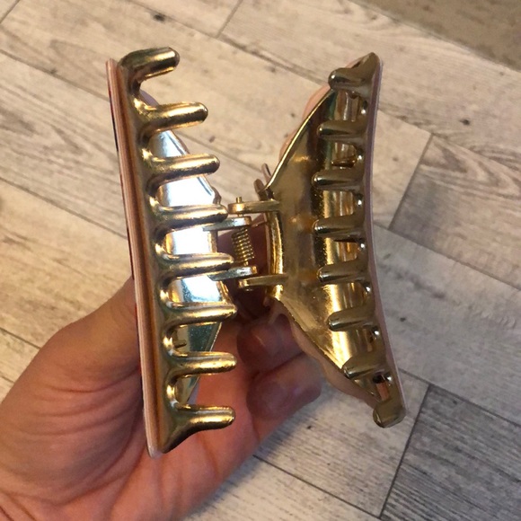 Frida Kahlo Plastic Floral & Gold Hair Clip & 2 Silky Scrunchies Hair Ties Set - Picture 6 of 12